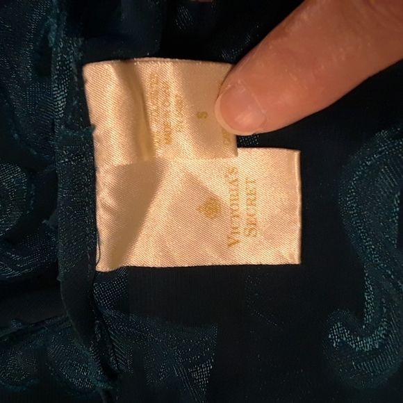 Vintage Victoria's Secret nightgown - Picture 4 of 4